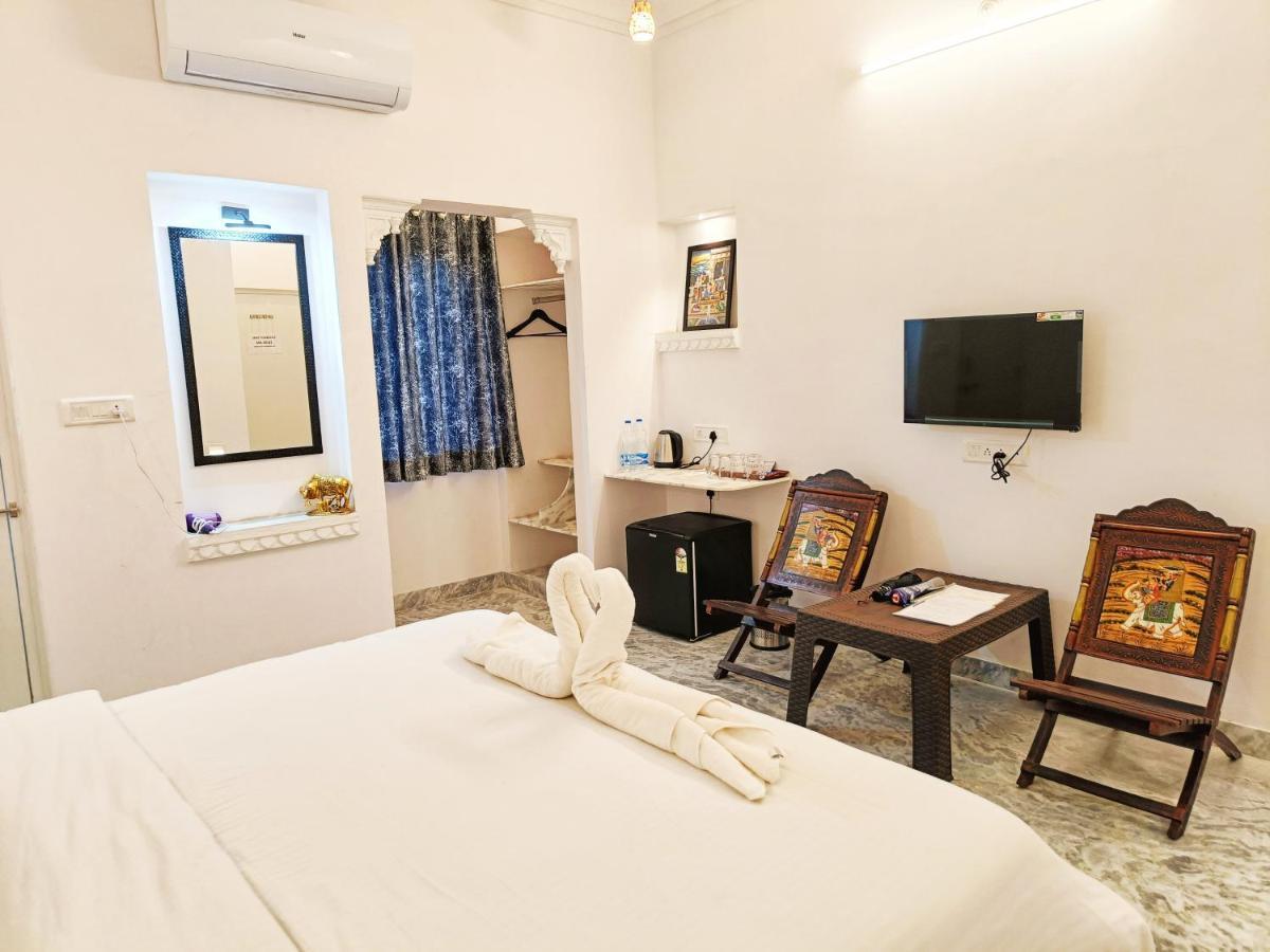 Prakash Ji'S Haveli -Luxurious Lakeside Retreat- Hotel Udaipur Luaran gambar